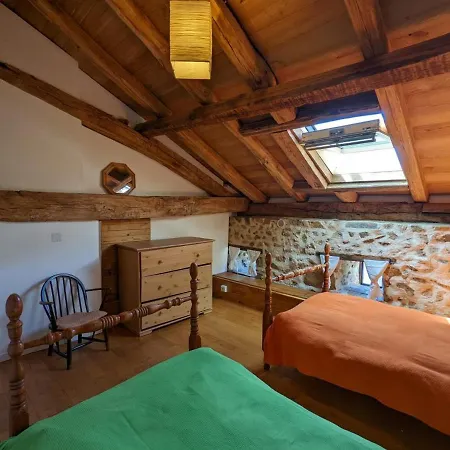 Hébergement de vacances Spacieuse Maison à Avec Jardin Privatif - Fr-1-653-213 *