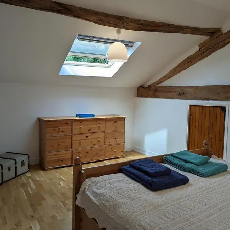 Spacieuse Maison A Avec Jardin Privatif - Fr-1-653-213 Massignac