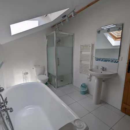 Spacieuse Maison A Avec Jardin Privatif - Fr-1-653-213 *