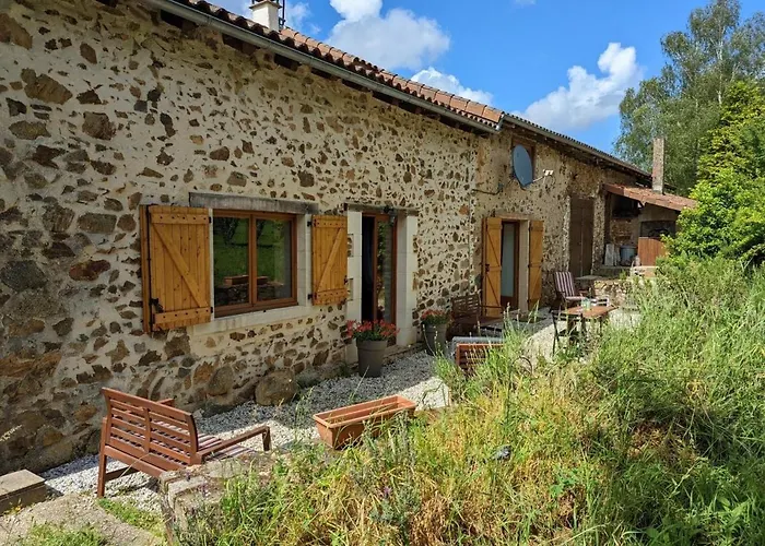 Spacieuse Maison A Avec Jardin Privatif - Fr-1-653-213