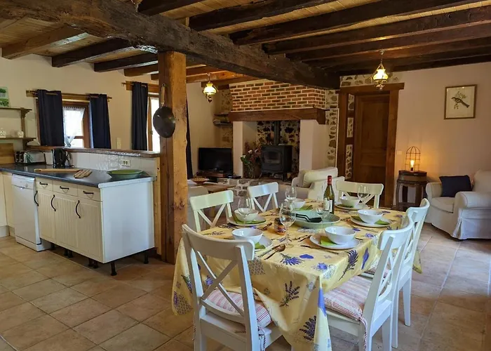 Spacieuse Maison A Avec Jardin Privatif - Fr-1-653-213 بيت للعطل