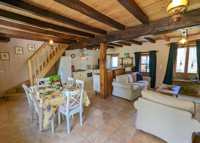 بيت للعطل Spacieuse Maison A Avec Jardin Privatif - Fr-1-653-213 Massignac