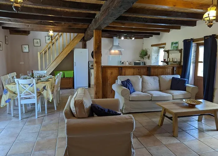 Spacieuse Maison A Avec Jardin Privatif - Fr-1-653-213 بيت للعطل